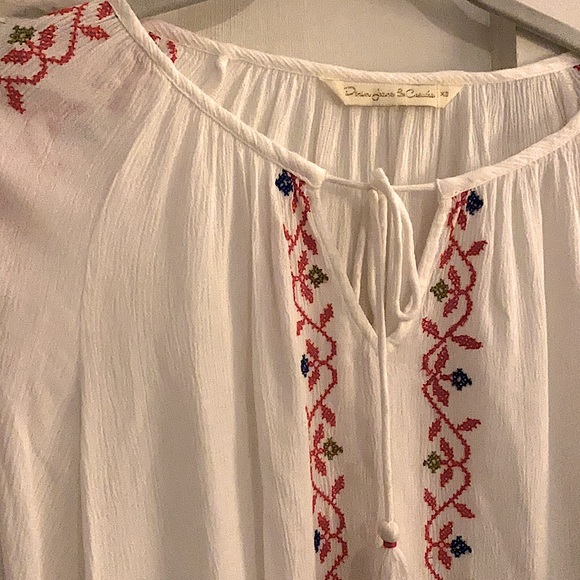 Denim Jeans & Casuals Embroidered 3/4 Sleeve Top - Picture 12 of 12